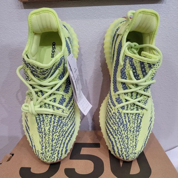 Yezzy Boos 350 V2 - Picture 3 of 7